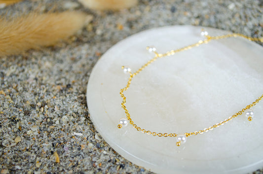 Dainty Pearl Necklace