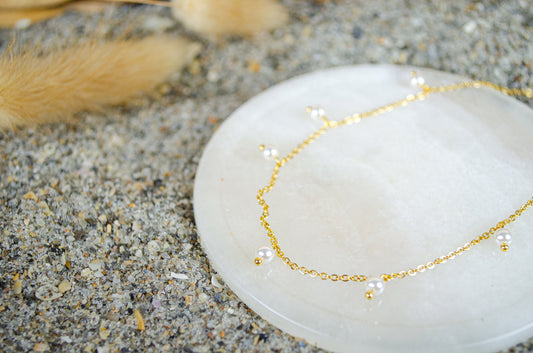 Dainty Pearl Necklace